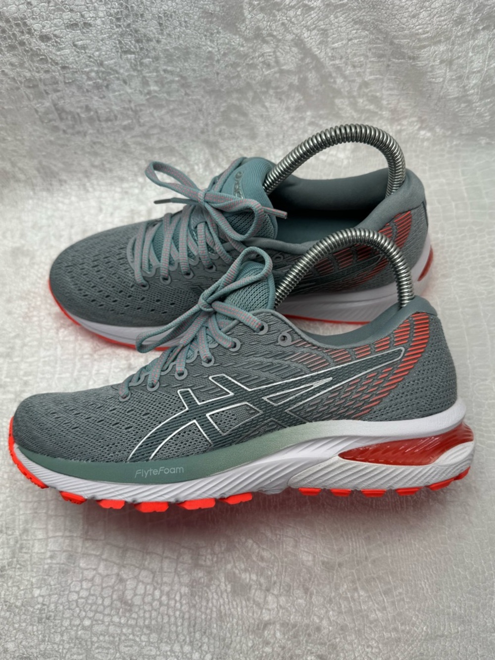 ASICS Women's Gel-Cumulus 22 sneakers "Piedmont Grey/Light Steel", Women’s sz 7